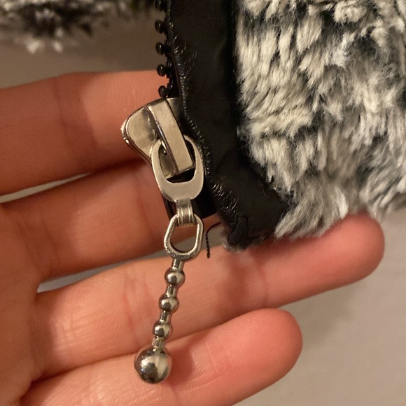 Erin London faux fur vest size large - Picture 2 of 7